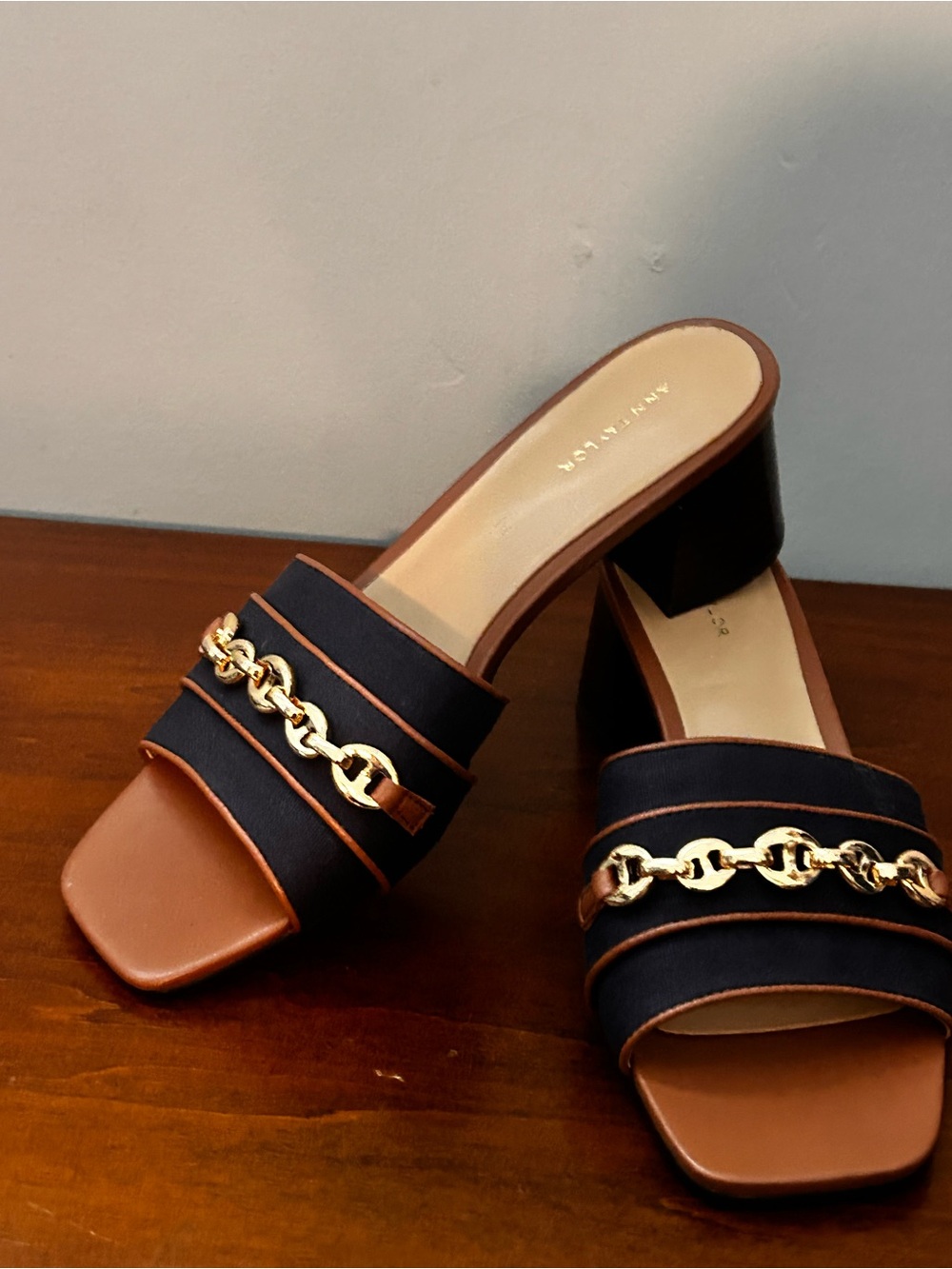 Ann Taylor Navy and Tan Chain flare Block Heel Slide Mules with Gold Chain 6.5